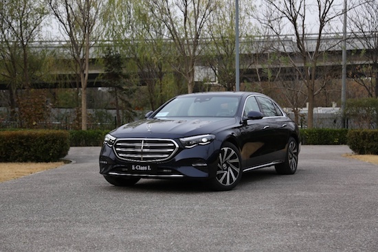 Which one of the new generation Mercedes-Benz E-Class long wheelbase models made in China is more worthy of recommendation _fororder_image001
